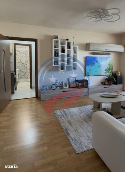 Apartament cu 3 camere semidecomandat în Central