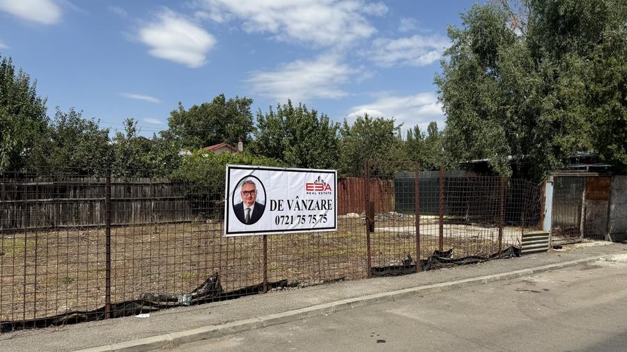 Teren Construcții intravilan de 302 mp, în Apusului