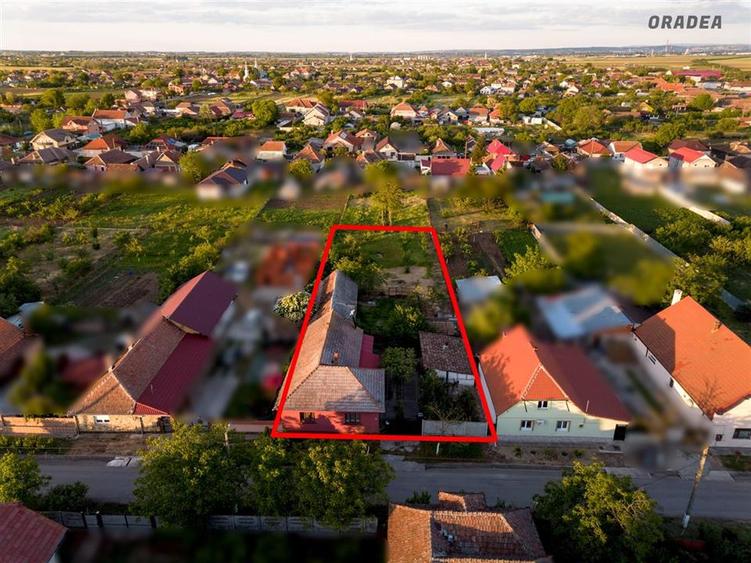 Casă cu 4 camere cu Teren 1440 Mp în Girișu de Criș