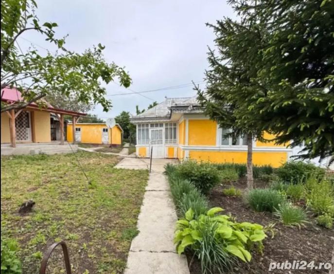 Casă cu 5 camere cu Teren 3250 Mp în Băiceni (Cucuteni)