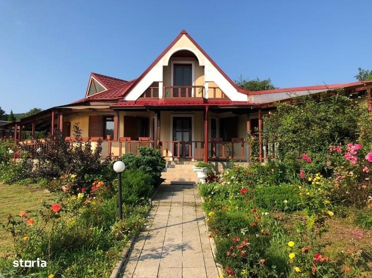 Casă cu 4 camere cu Teren 2200 Mp în Gârleni