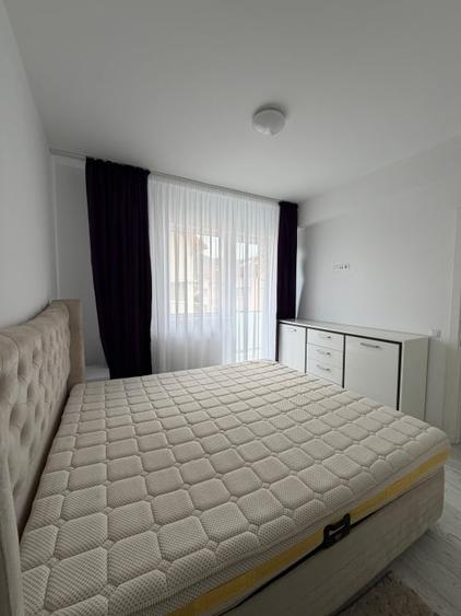 Apartament cu 2 camere semidecomandat, mobilat în Independenței
