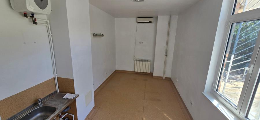 Spațiu comercial, de 90 mp, în Central