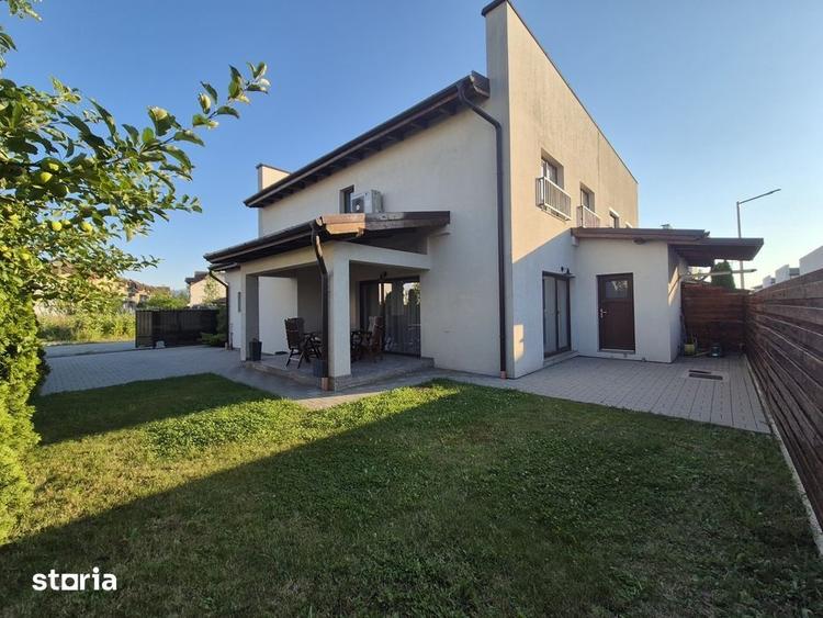 Casă cu 4 camere cu Teren 220 Mp în Ștrand