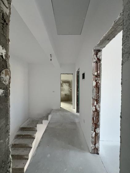 Duplex cu 4 camere cu Canalizare în Urseni