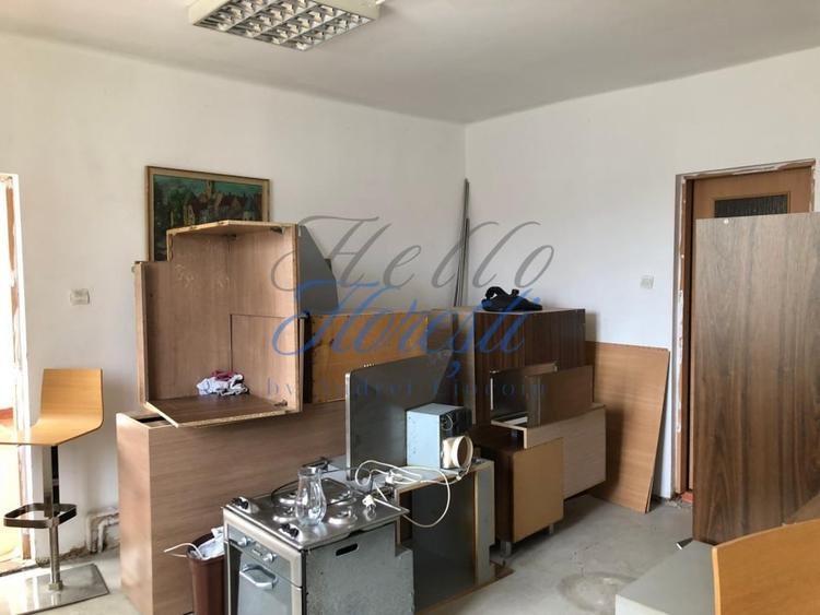 Casă individuală cu 5 camere cu Garaj în Florești