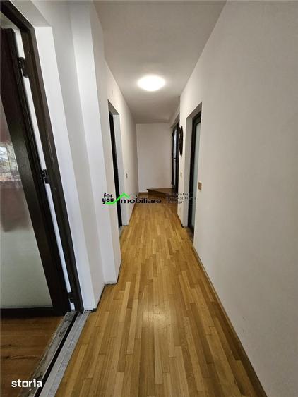 Casă cu 7 camere cu Teren 907 Mp în Hemeiuș
