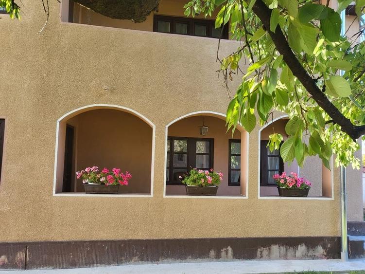 Casă cu 4 camere în Căteasca