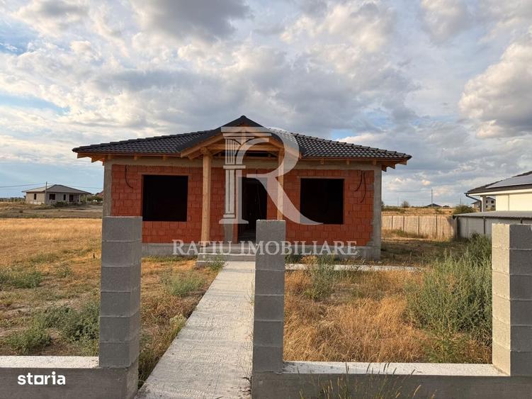 Casa la rosu de vanzare | Alparea | 1.000 mp teren - 9