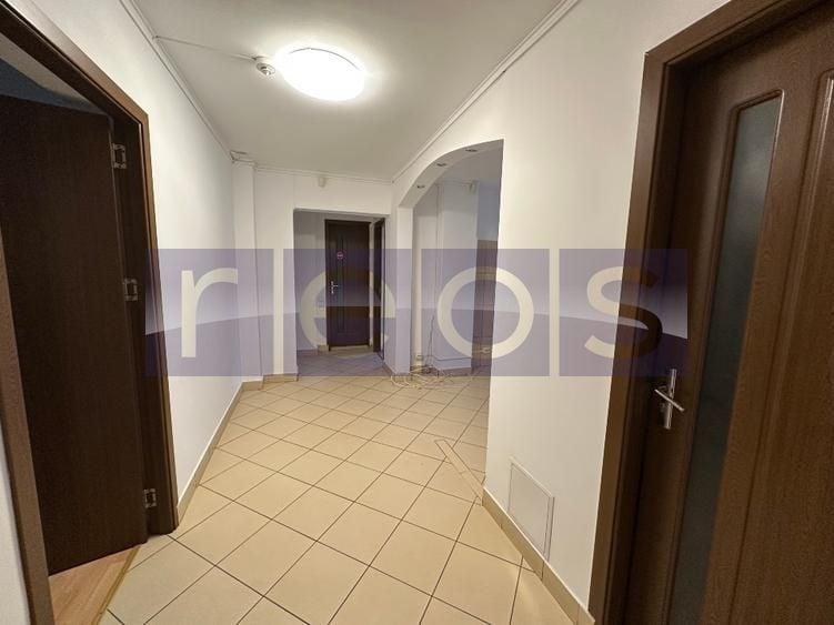 Apartament cu 3 camere decomandat în P-ța Alba Iulia