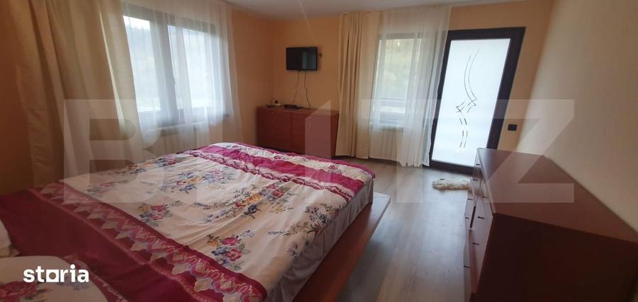 Casă cu 8 camere cu Teren 5955 Mp în Central