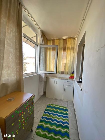 Apartament cu 2 camere decomandat în Craiovița Nouă