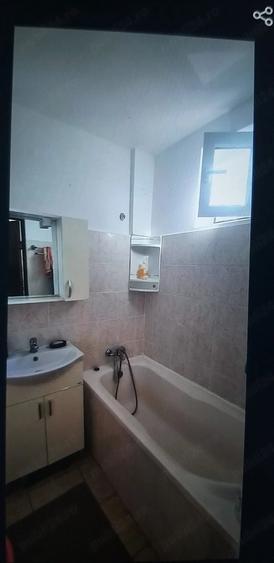 Garsonieră decomandată în Drăgășani