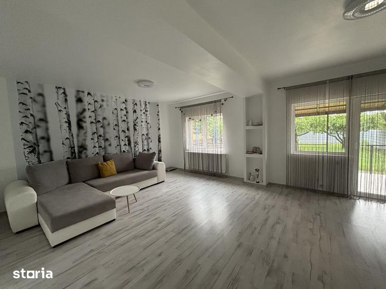 Casă cu 6 camere cu Teren 900 Mp în Jucu