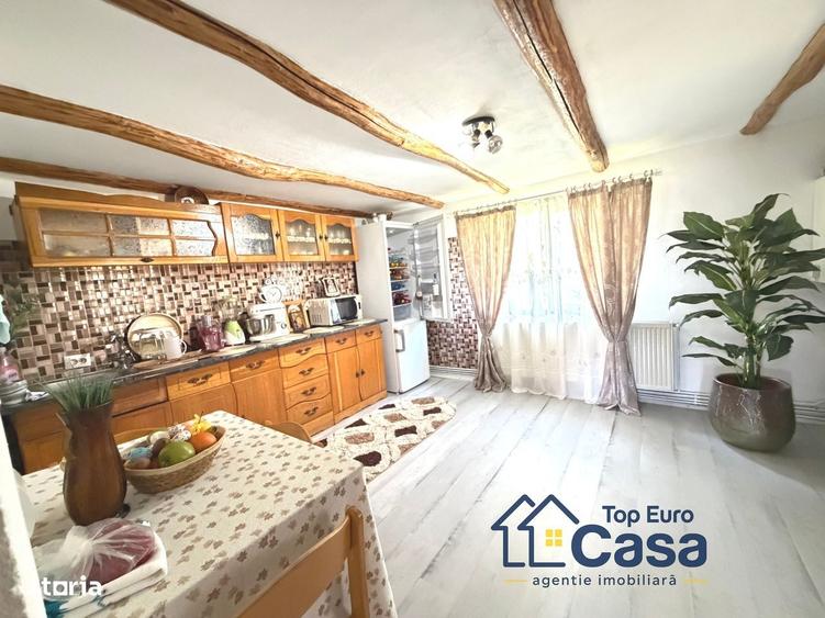 Casă cu 4 camere cu Teren 1257 Mp în Stâlpeni