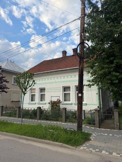 Casă individuală cu 4 camere cu Canalizare în Central
