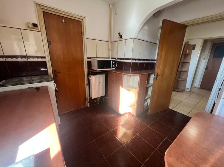 Apartament cu 2 camere decomandat în Titan