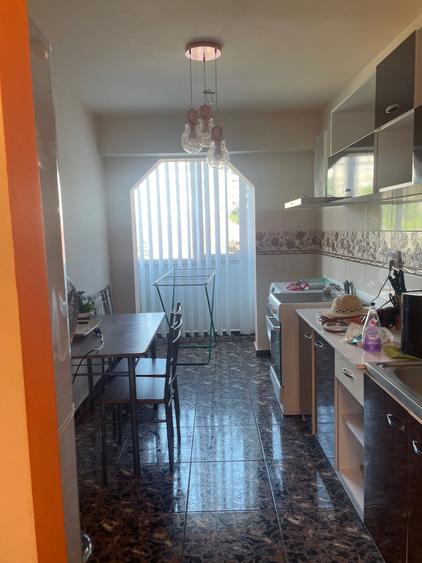 Apartament cu 3 camere decomandat în Nord