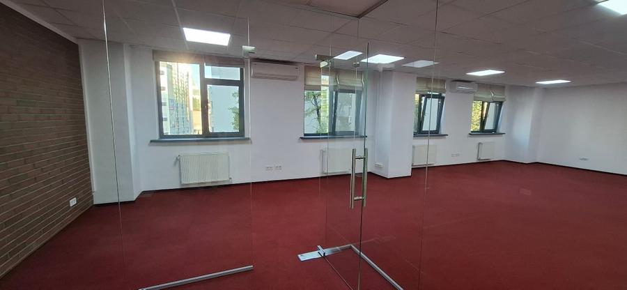 Birou, de 94 mp, în Central