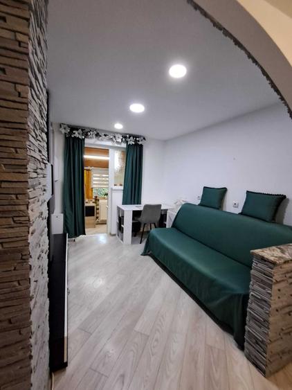 Apartament cu 2 camere semidecomandat în Exterior Vest