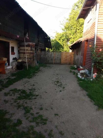 Casă cu 5 camere cu Teren 100 Mp în Pietroșani