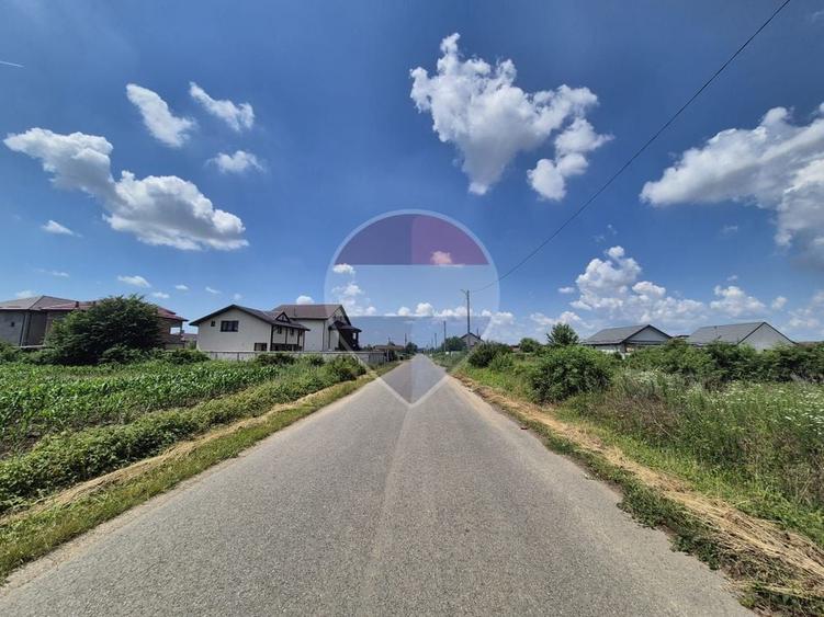 Teren Construcții intravilan de 4087 mp, în Olteni