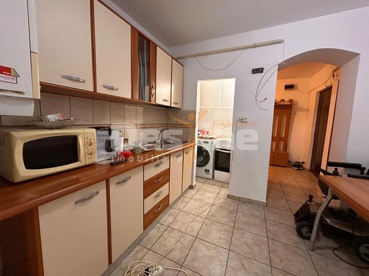 Apartament cu 2 camere decomandat, mobilat în Tomești