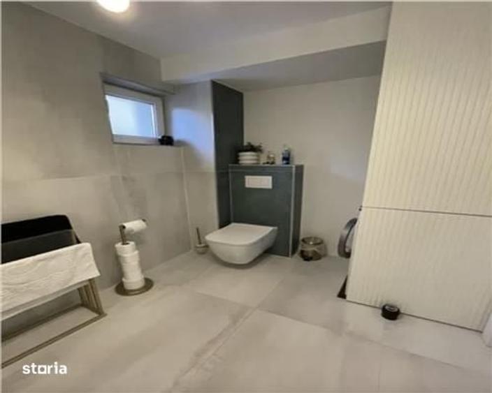 Casă cu 4 camere decomandat în Șura Mare