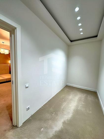 Casă individuală cu 7 camere cu Canalizare în Titan