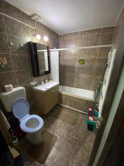 Apartament cu 2 camere decomandat în Casa de Cultură