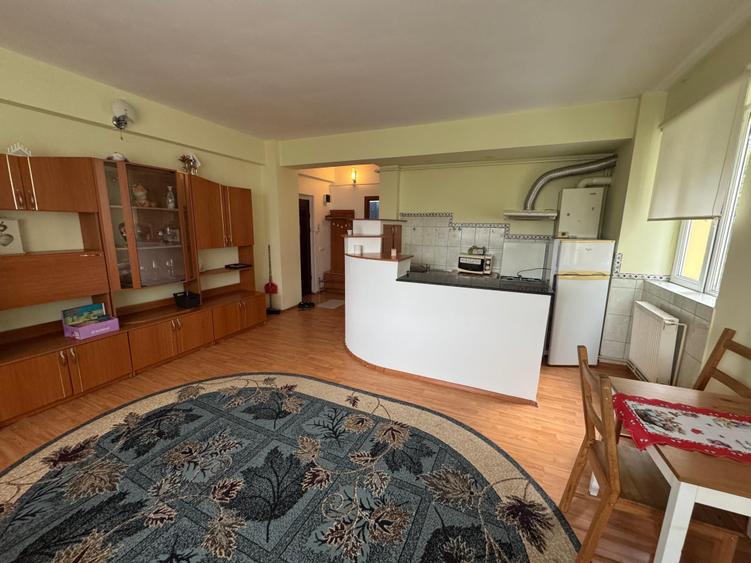 Apartament cu 2 camere decomandat în Trivale