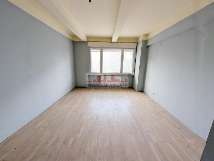 Spațiu comercial, de 174 mp, în Universitate