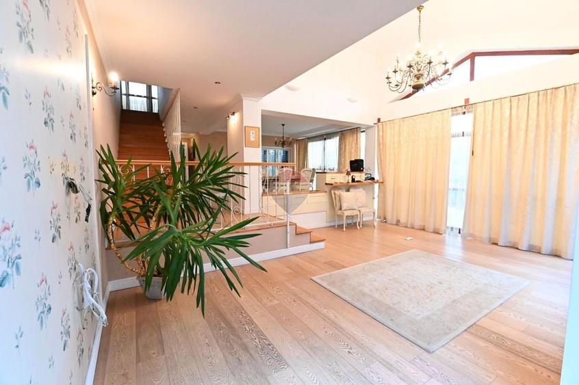 Casă individuală cu 10 camere cu Piscina în Bariera Vâlcii