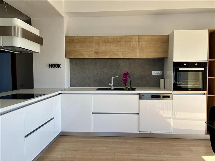 Apartament cu 3 camere decomandat, mobilat în Dorobanți