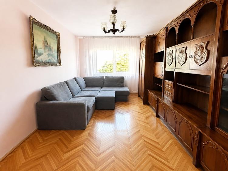 Apartament cu 3 camere decomandat în Decebal