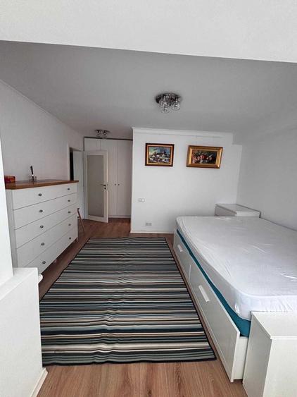 Apartament cu 4 camere decomandat în Grigorescu