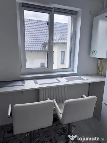 Garsonieră decomandată în Valea Adâncă