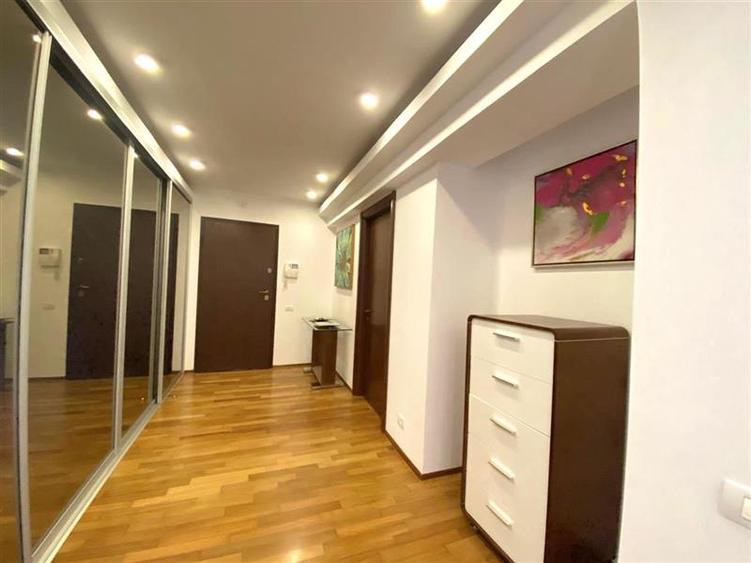 Apartament cu 3 camere decomandat, mobilat în Șoseaua Nordului
