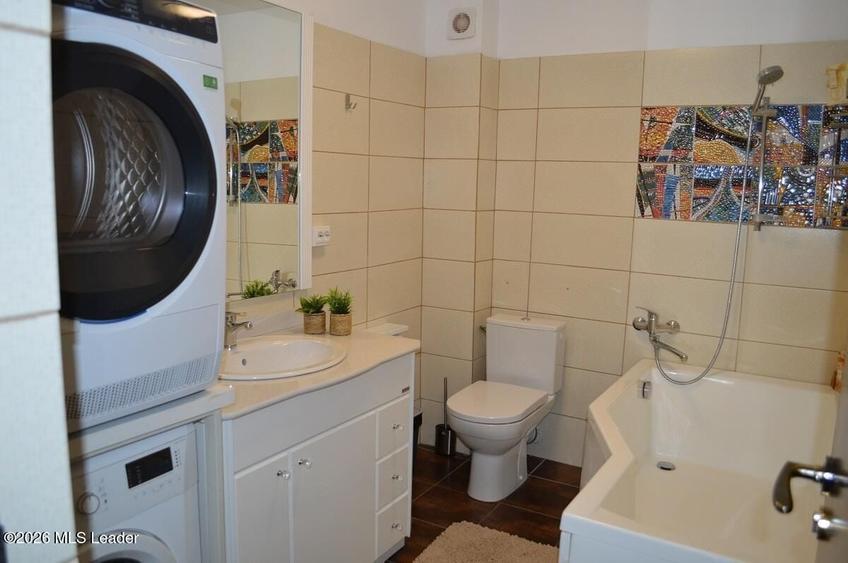 Apartament cu 3 camere decomandat, mobilat în Central