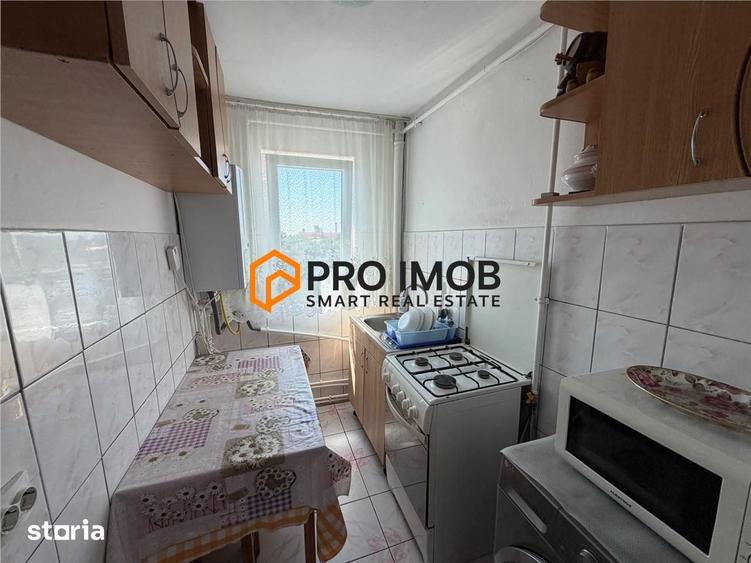 Apartament cu 4 camere semidecomandat în Micro 5