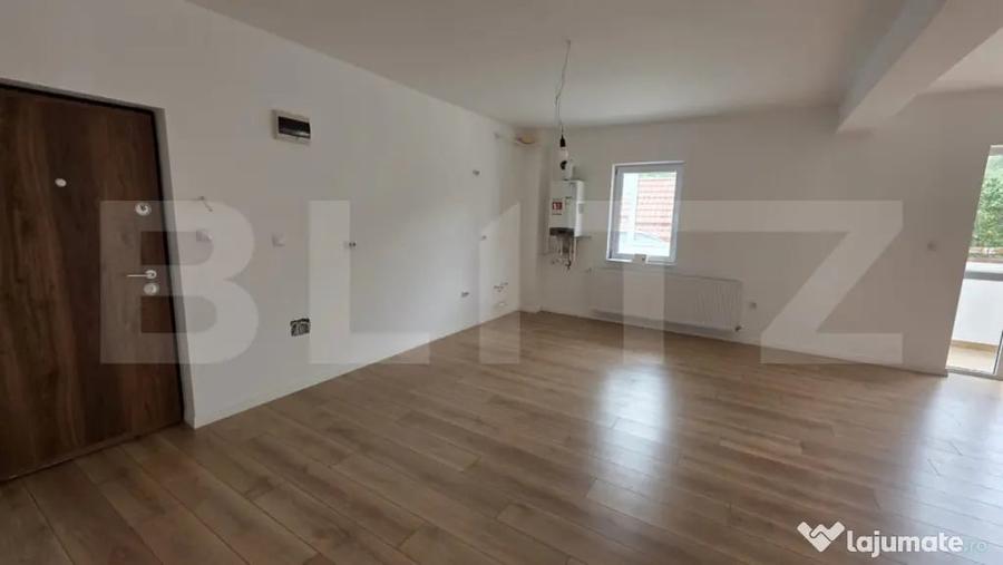 Apartament cu 3 camere semidecomandat în Unirea