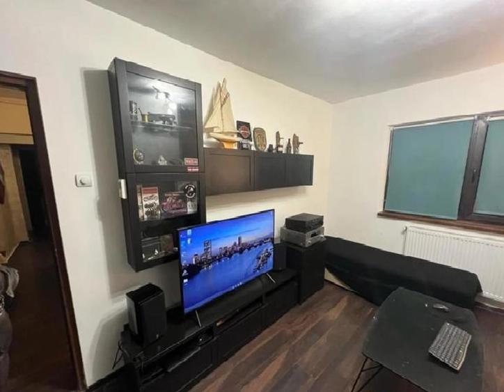 Apartament cu 2 camere decomandat în CET