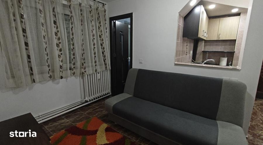 Doua camere, semidecomandat, parter/4, langa Piata din Valea Rosie - 4