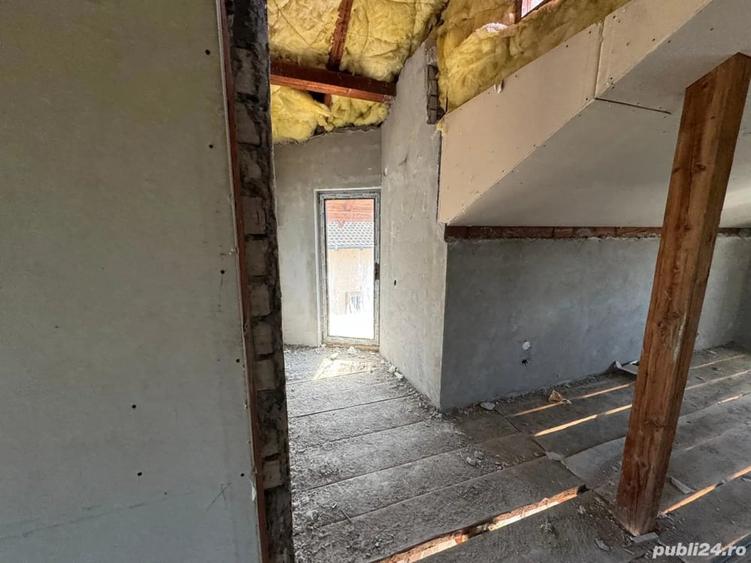 Casă cu Teren 500 Mp în Ostrovu Corbului