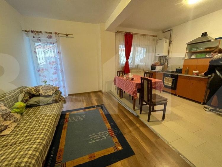 Apartament cu 3 camere semidecomandat, mobilat în Europa