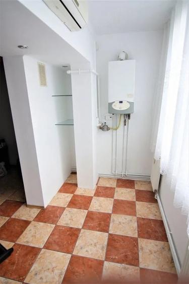 Apartament cu 2 camere decomandat în Bucovina