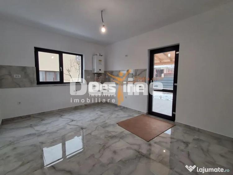 Casă cu 4 camere cu Teren 325 Mp în Valea Adâncă