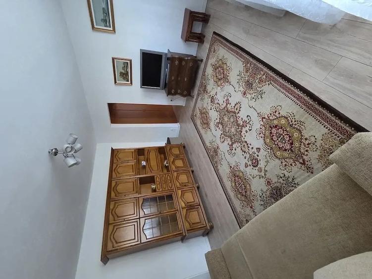 Apartament cu 2 camere semidecomandat în Girocului