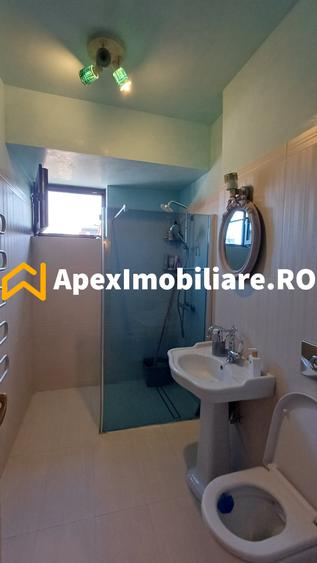 Apartament cu 3 camere semidecomandat, mobilat în Națiunile Unite