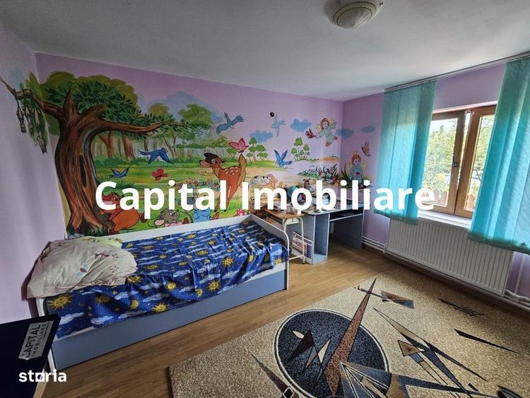 Casă cu 4 camere în Roman